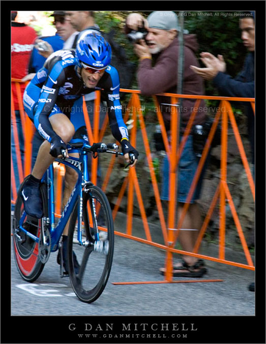 03CalTourProlog2007|02|18: Telegraph HIll climb, prologue stage, Tour of California. San Francisco, CA. February 18, 2007. &copy; "Copyright G Dan Mitchell". ("sales")    keywords: amgen tour of california bicycle race bike prologue stage san francisco telegraph hill climb buildings color photograph